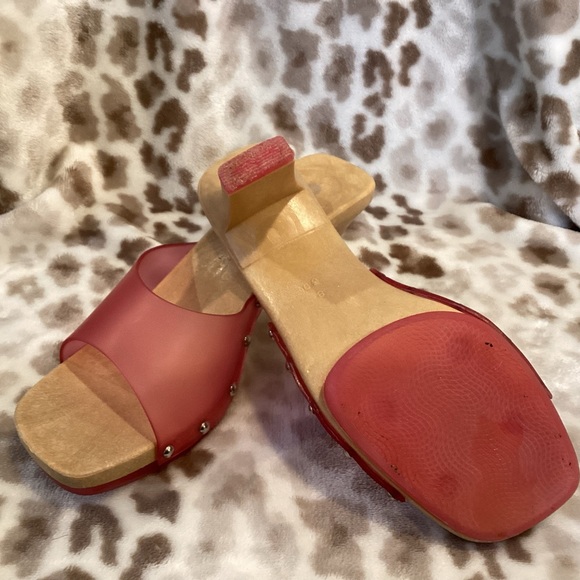 Very Volatile Pink Clog-like Slides, Size 8 - Picture 2 of 8